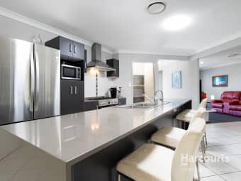 16 Fernrow Drive, Plainland, QLD, 4341