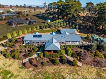 98 Dingle Road, Beechworth, VIC, 3747