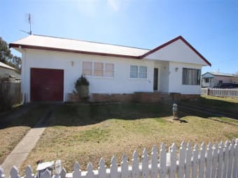 114 Miles Street, Tenterfield, NSW, 2372