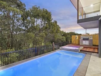 31 Hotham Close