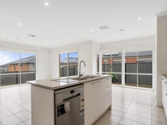 7 Nethercote St, Craigieburn, VIC, 3064