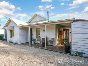 22 Shehan Drive, Beechworth, VIC, 3747