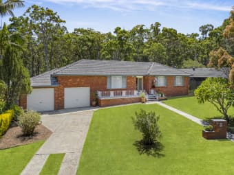 17 Kenton Crescent