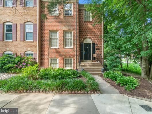4949 Carriagepark Rd, Kings Park West, VA, 22032