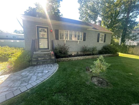 24 Smith St, Lake Ronkonkoma, NY, 11767