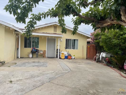 218 15th Place, Delano, CA, 93215