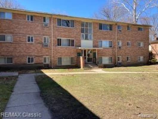 38/17272 Bentler Street, Detroit, MI, 48223