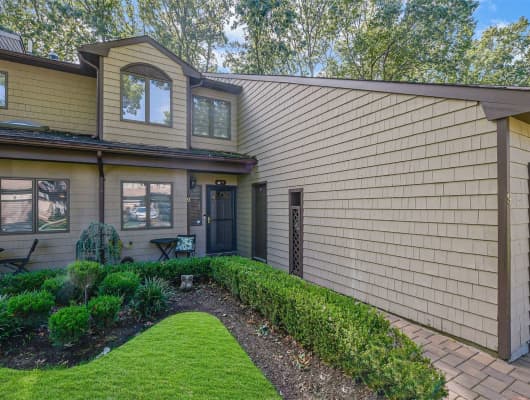 9/9 Jeremy Circle, Lake Ronkonkoma, NY, 11767