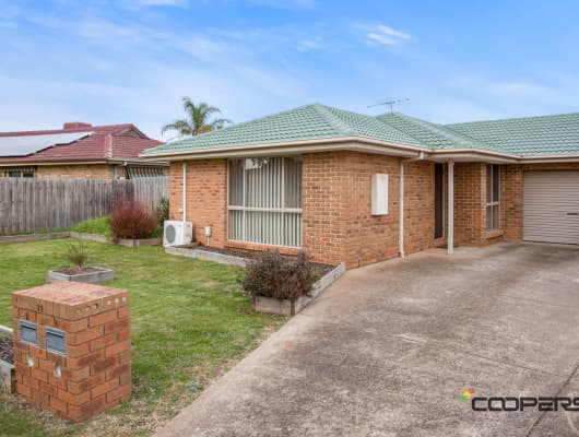2/11 Carnarvon Place, Melton West, VIC, 3337