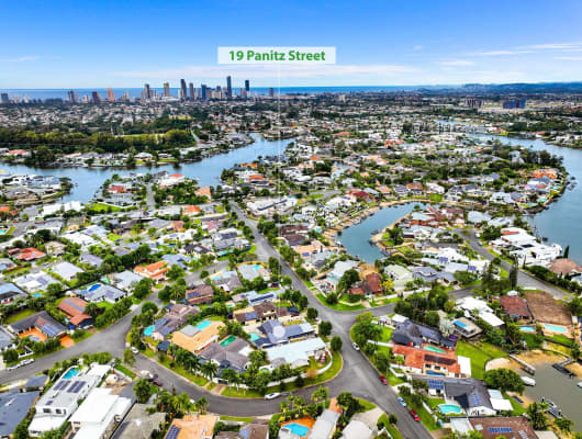 19 Panitz Street, Bundall, QLD, 4217
