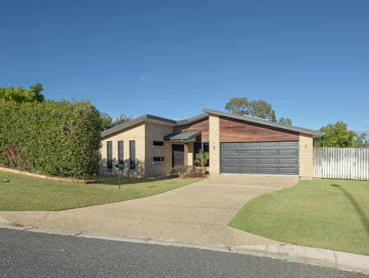 16 Dartmouth Cl, Clinton, QLD, 4680