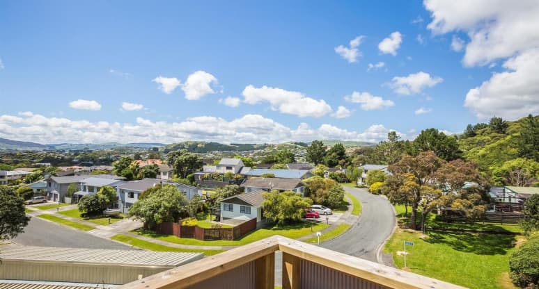 2 Mizzen Pl, Whitby, Wellington