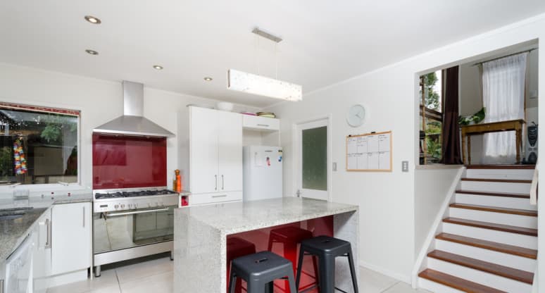 2/16 Sandiacre Way, Browns Bay, Auckland