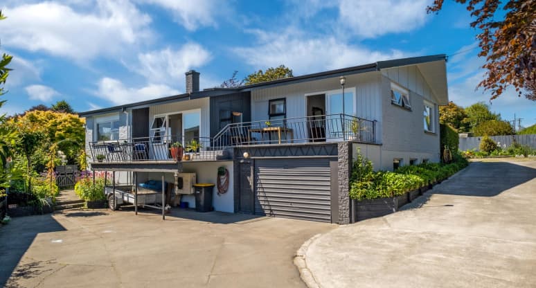 69 Old North Road, Marchwiel, Canterbury