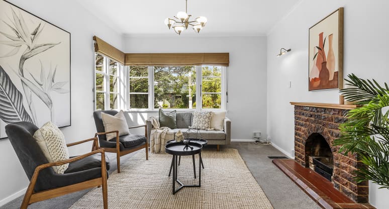 18 Hampton Hill Road, Tawa, Wellington
