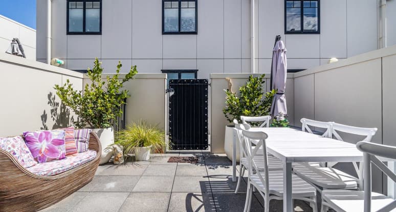 8 Farnham St, Parnell, Auckland