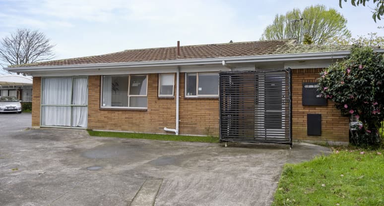 1/42 Trentham Rd, Papakura, Auckland