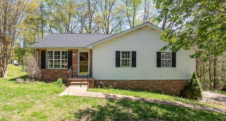 213 Luther Court Dickson TN 37055 SingleFam For Sale RateMyAgent