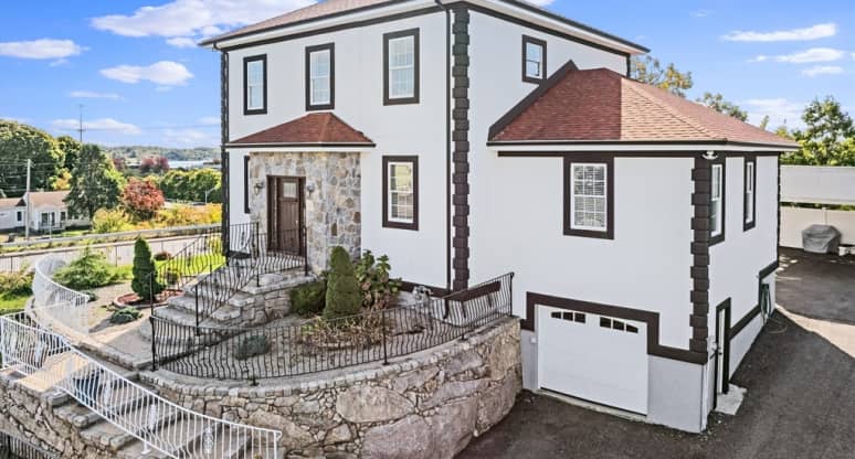 405 E Warren St, Fall River, MA, 02723