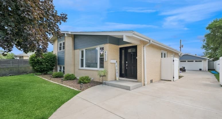 4525 W 100th St, Oak Lawn, IL, 60453