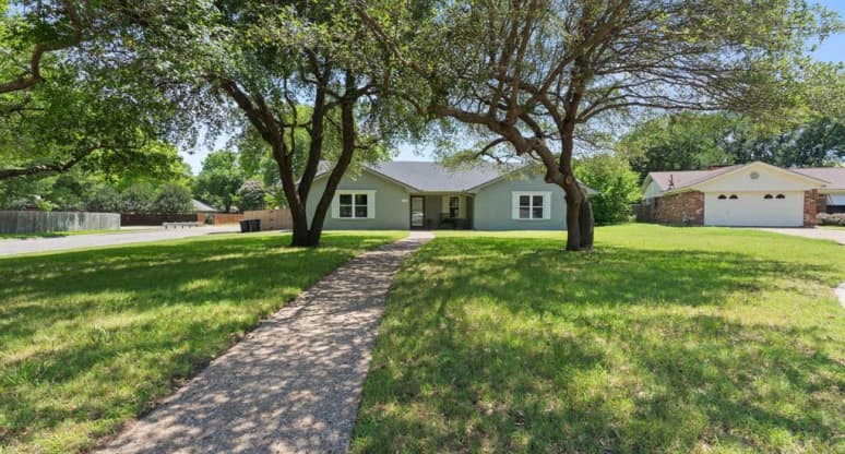 1001 Hyde Park Court Cleburne TX 76033 SingleFam Sold on 19 07 2024