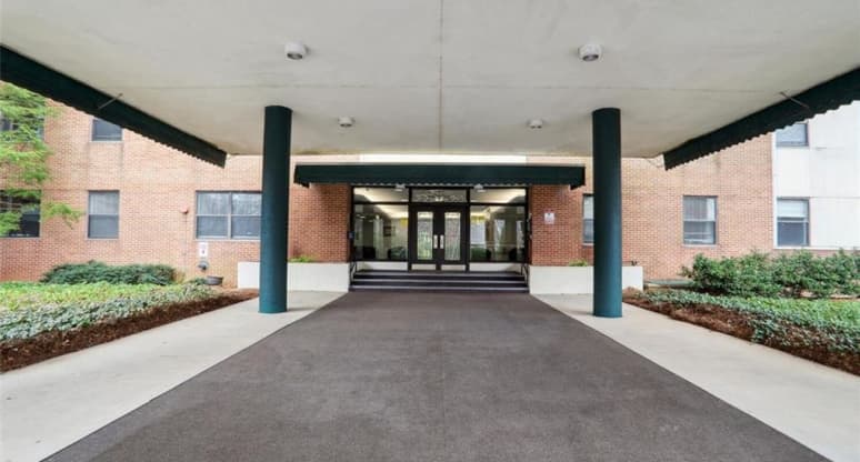 819/2965 Pharr Court South Northwest Atlanta GA 30305 Condo For