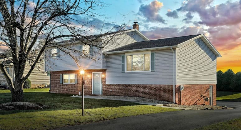 2754 Danielle Dr, Weigelstown, PA, 17315