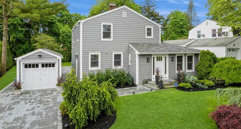 154 Princeton Street Albertson NY 11577 SingleFam Sold on 28 08 2024