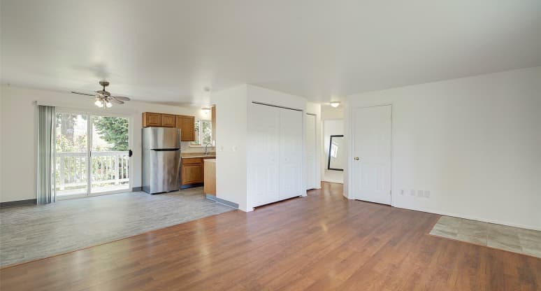 B203/747 75th Street Southeast, Everett, WA, 98203