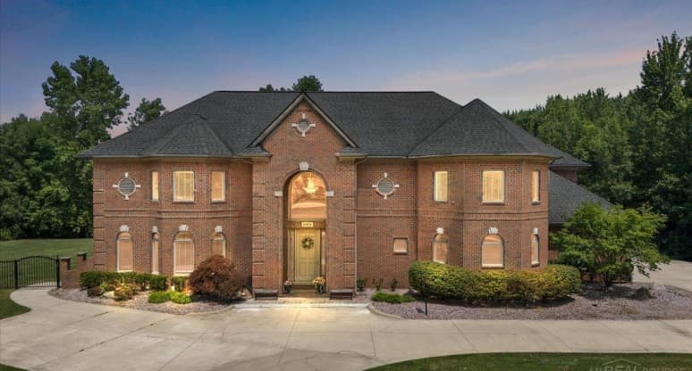 15975 East 14 Mile Road, Fraser, MI, 48026