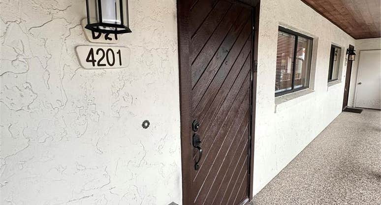 D 21/4201 Village Court Lake Wales FL 33898 Condo Sold on 29 05 2024