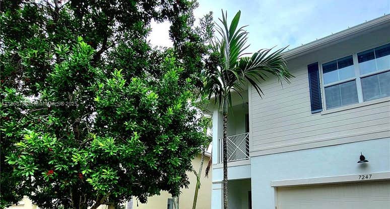 7247 Oxford Court Palm Beach Gardens FL 33418 SingleFam For Sale
