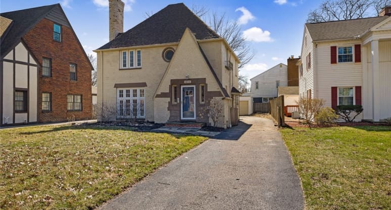 18112 Lomond Blvd, Shaker Heights, OH, 44122