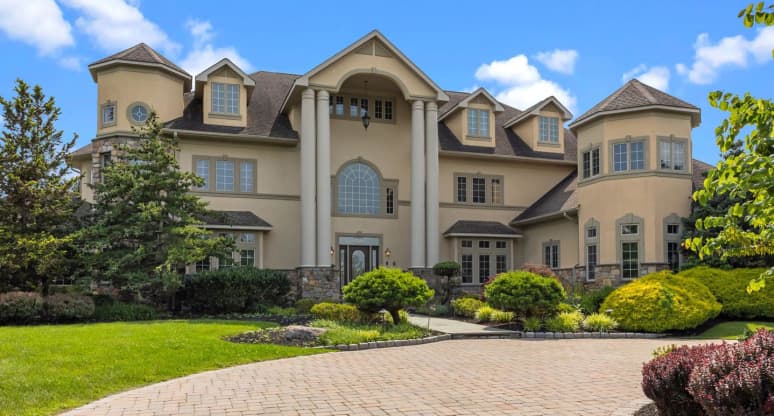 2 Aldans Way, Bucks County, PA, 18940