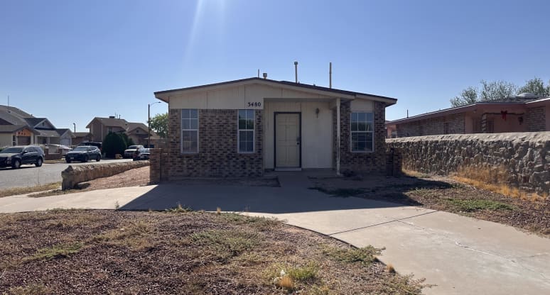 3480 Broken Bow Street, El Paso, TX, 79936