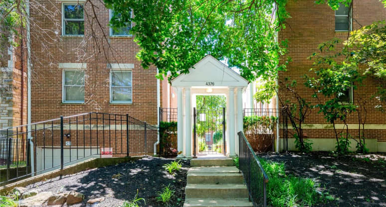 5B/4376 Maryland Avenue, St. Louis, MO, 63108