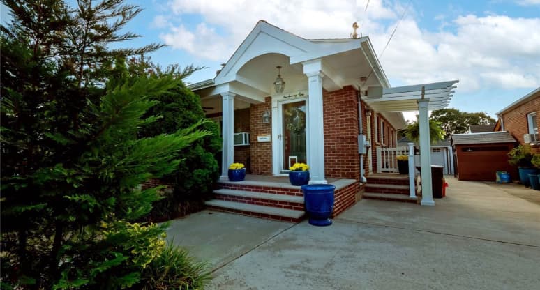 178 Commonwealth Street, Franklin Square, NY, 11010