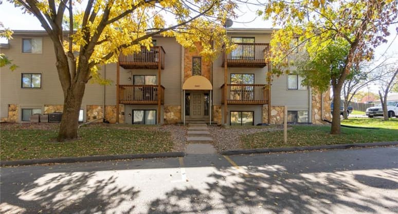 20/9557 University Avenue, Clive, IA, 50325
