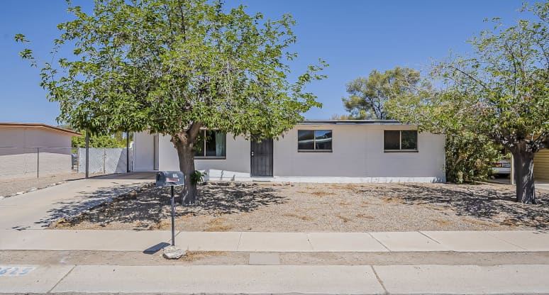 8625 East Stearn Lake Drive, Tucson, AZ, 85730