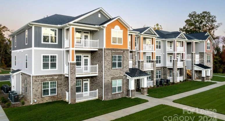 B2/12509 Crown Park Court Charlotte NC 28273 Apartment For Rent