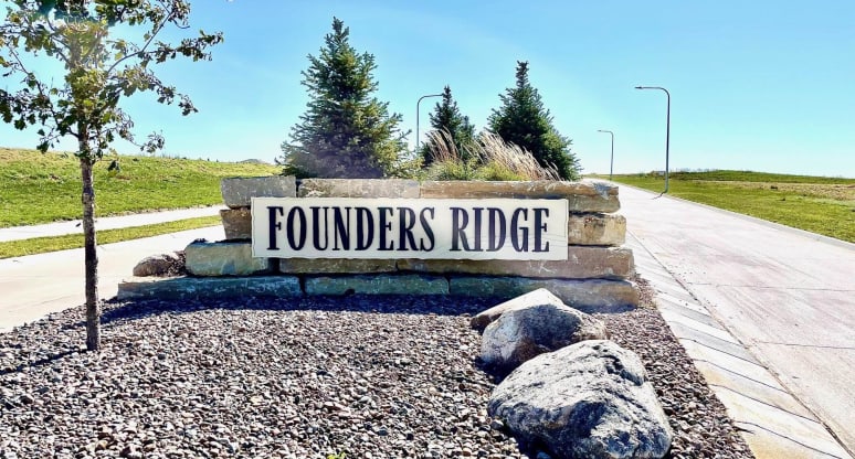 12502 Slayton Circle, Papillion, NE, 68138