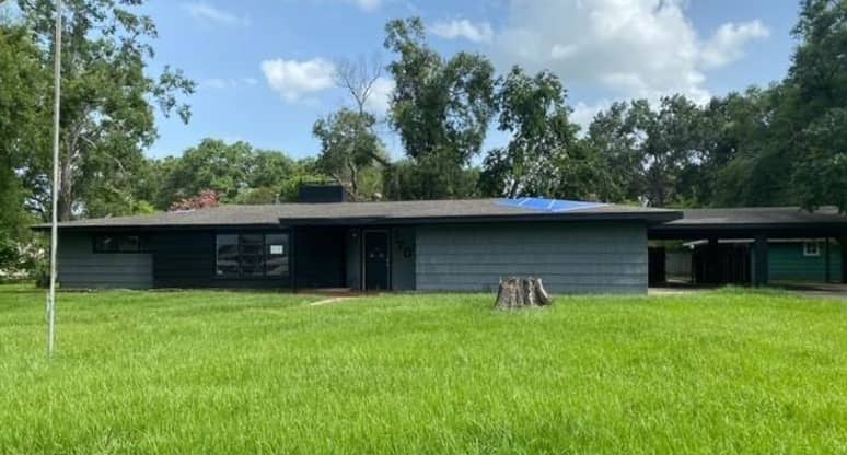 705 West Norris Street, El Campo, TX, 77437