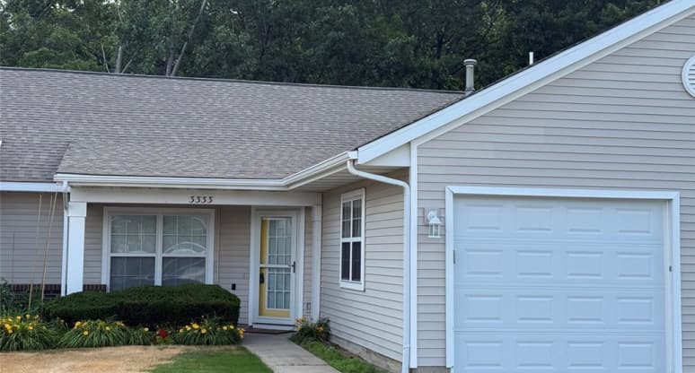 23/3333 Clear Vista Ct NE, Northview, MI, 49525