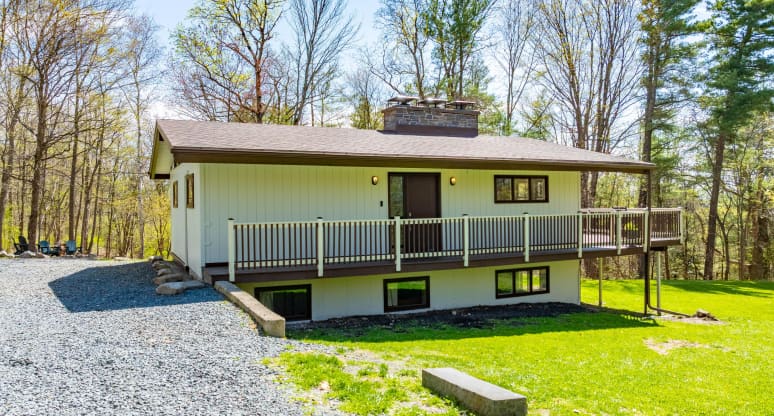 33 Anna Ln, Rensselaer County, NY, 12153