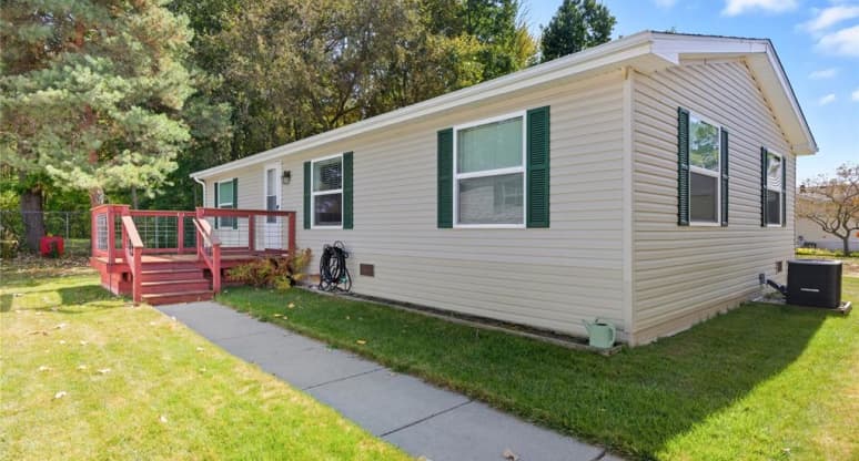 11331 North Lake Drive, Lake Fenton, MI, 48430