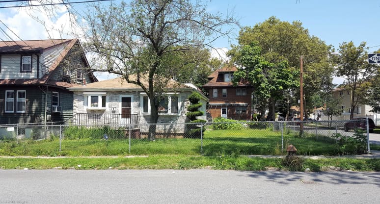 73 Westbrook Ave, New York, NY, 10303