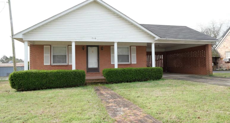 710 East College Street, Brownsville, TN, 38012