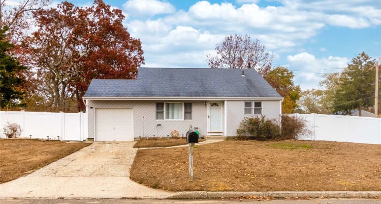 2 Norton Avenue, Terryville, NY, 11776