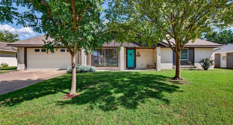 810 Crown Dr, Bartlesville, OK, 74006