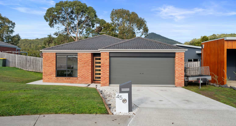 45 Berkshire Parade, Penguin, TAS, 7316